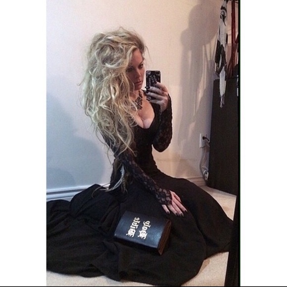 Vampira Gown by NRT fashions - Picture 11 of 11